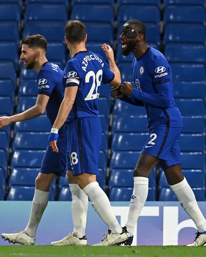 米体：法国电视台取消转播年轻人vs里尔，因前者胸前广告违规（米体：因年轻人胸前广告违规，法国电视台叫停其与里尔之战转播）