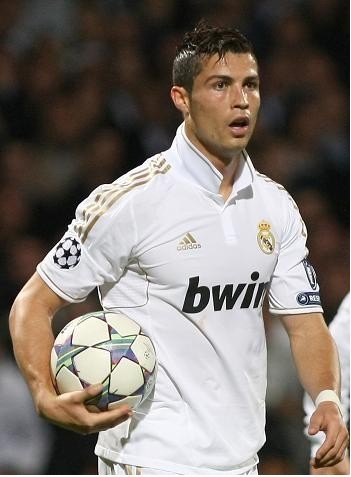 亚精英赛战报：路易斯中柱、荒木隼人制胜球，广岛1-0申花（亚精英赛：广岛1-0力克申花，路易斯中框，荒木隼人建功）