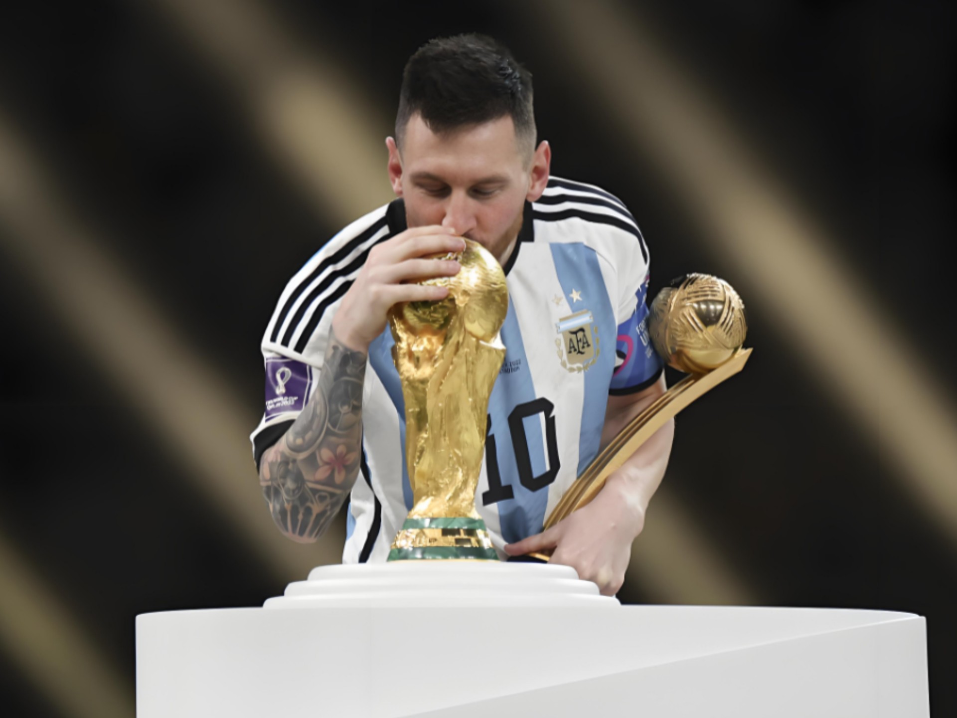 阿斯：利物浦拜仁领跑格伊争夺战，皇马因其高薪高签字费退出（格伊争夺战：利物浦、拜仁领跑，皇马因高薪与签字费退出）