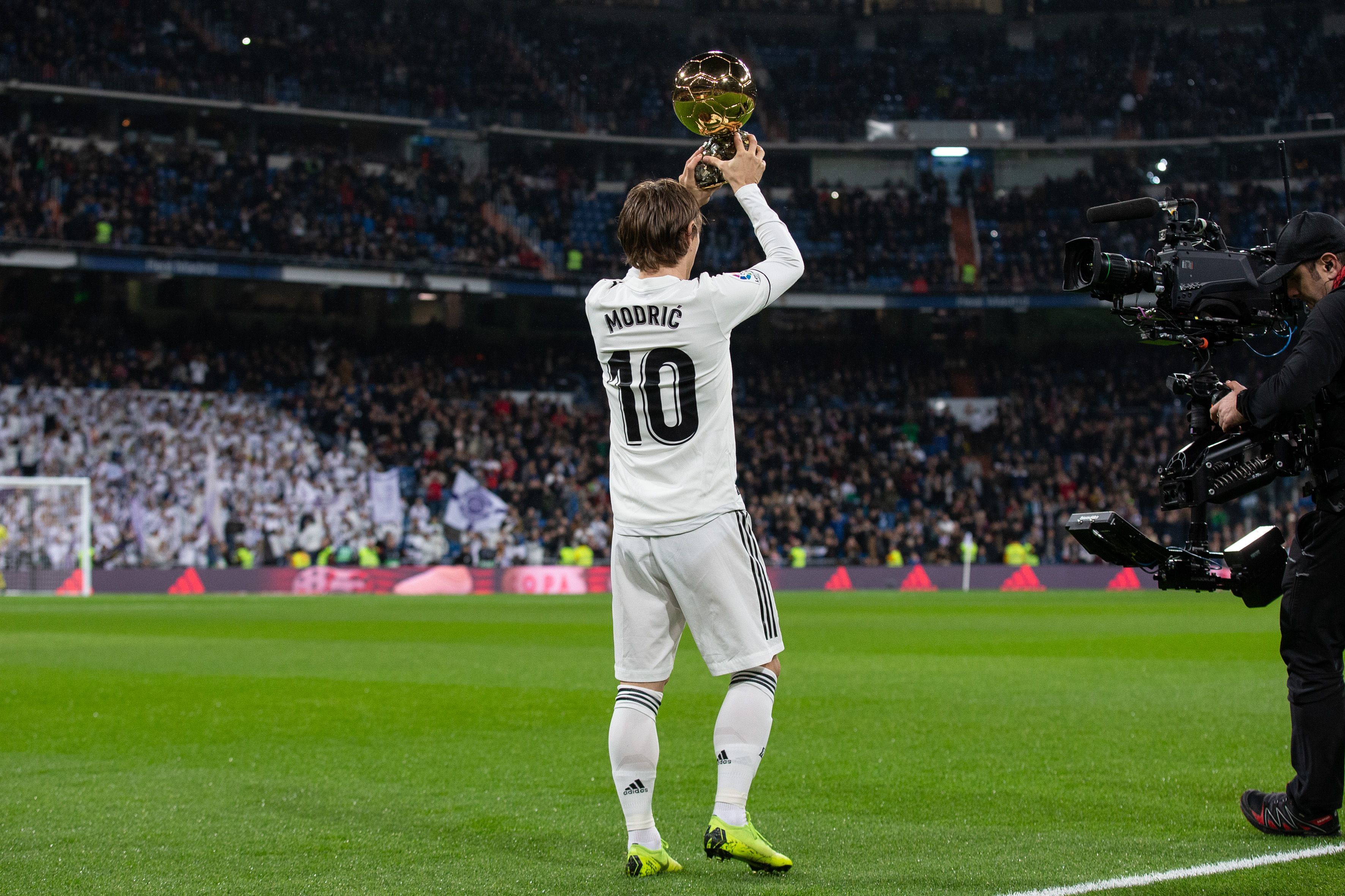 神户主帅：申花球员个人能力非常突出，反击和高球都很有威胁（神户主帅：申花个人能力出类拔萃，反击与高空球威胁十足）