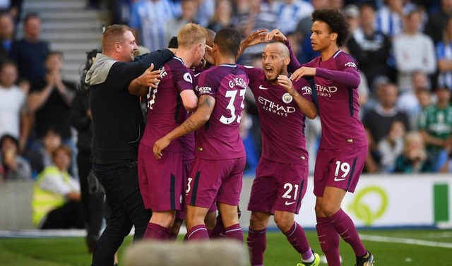 保罗生涯总助攻和抢断皆排名历史第二，仅次于斯托克顿（保罗生涯助攻与抢断双双位居历史第二，仅逊斯托克顿）