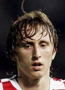 阿斯：范戴克与利物浦续约前曾联系皇马，但遭到皇马方面拒绝（阿斯：范戴克续约利物浦前曾接触皇马，遭对方拒绝）