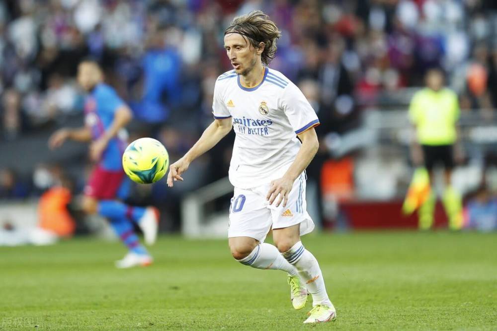 拜仁vs柏林联合：凯恩搭档奥利塞，迪亚斯、卡尔、基米希出战（拜仁迎战柏林联合：凯恩联手奥利塞，迪亚斯、卡尔、基米希出战）