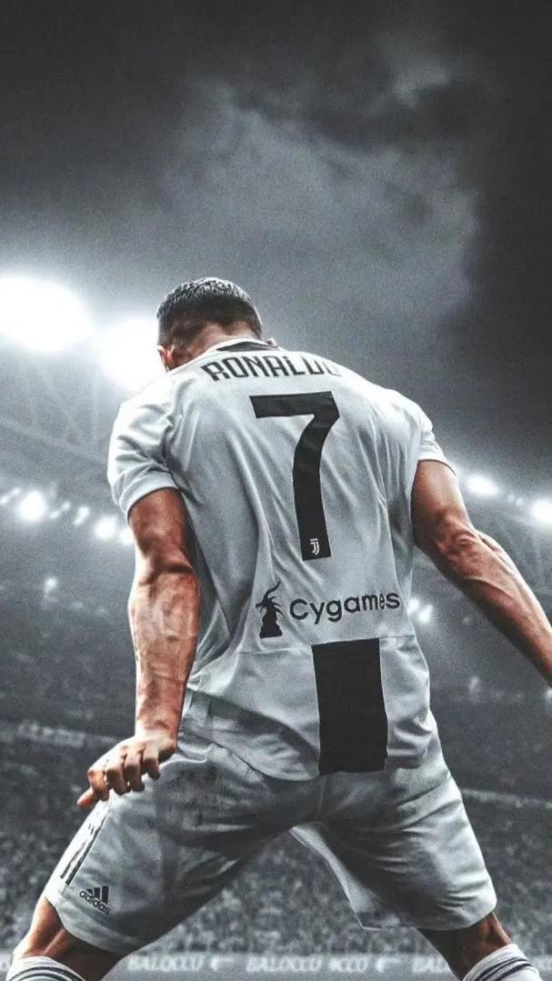 欧冠球员表现评析：C罗连续进球,（欧冠球员状态观察：C罗连场建功）