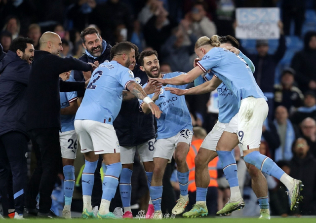 官方：赫伊森、雅克松经纪人巴拉特获2025金童奖最佳经纪人奖（官方公告：赫伊森与雅克松的经纪人巴拉特当选2025金童奖最佳经纪人）